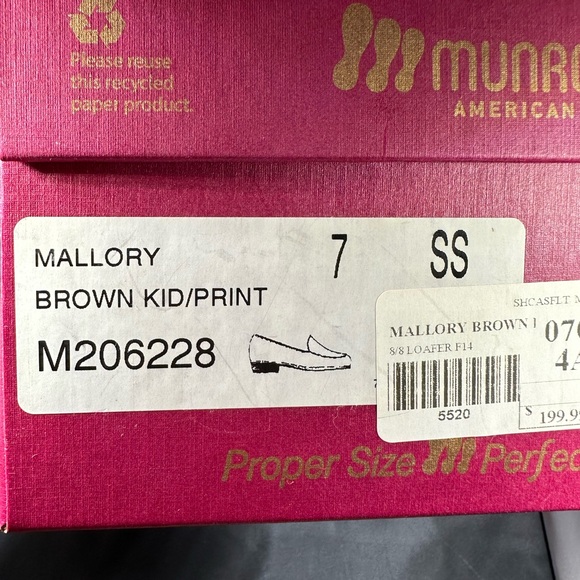 Munro Women’s High End Flats - Picture 3 of 6